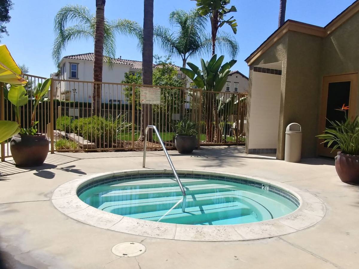 Apartment for rent at 1314 Harbor Blvd, Santa Ana, CA 92703