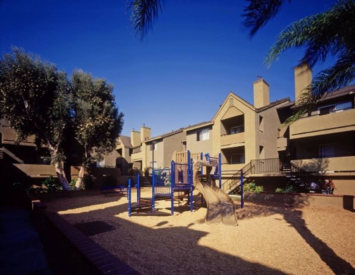 Apartment for rent at 1314 Harbor Blvd, Santa Ana, CA 92703