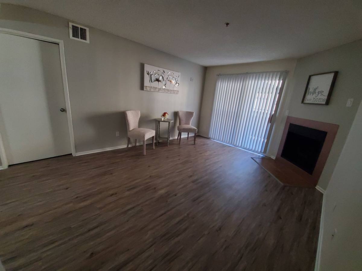 Apartment for rent at 1314 Harbor Blvd, Santa Ana, CA 92703