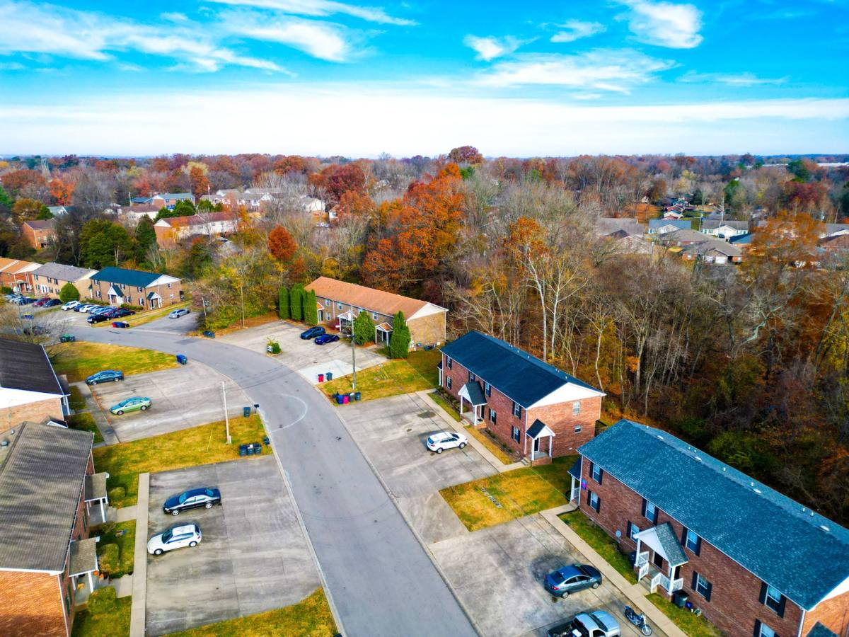 Apartment for rent at 1711 Baltimore Dr, Clarksville, TN 37043
