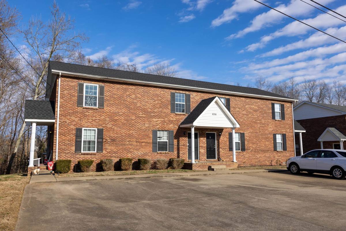 Apartment for rent at 1711 Baltimore Dr, Clarksville, TN 37043