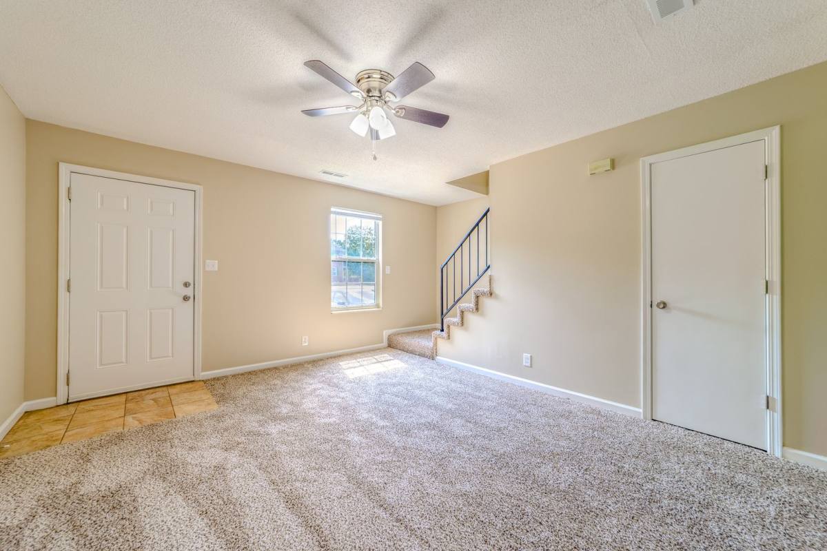 Apartment for rent at 1711 Baltimore Dr, Clarksville, TN 37043