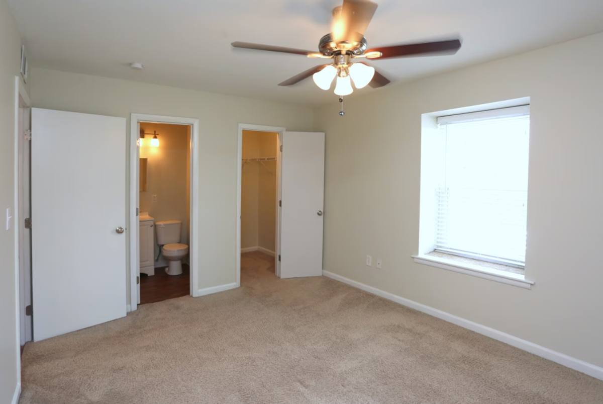 Apartment for rent at 500 W Main St, Jamestown, NC 27282