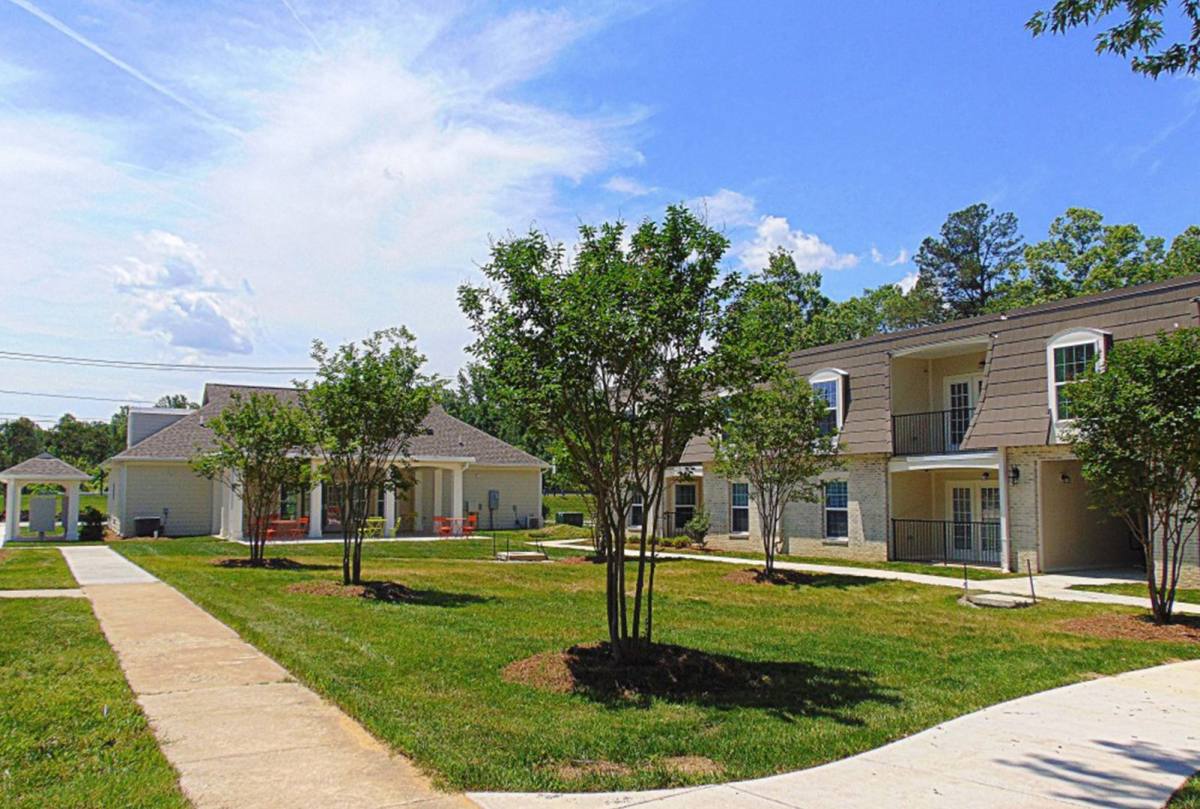 Apartment for rent at 500 W Main St, Jamestown, NC 27282