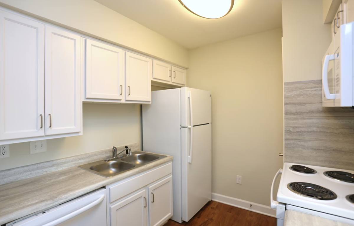 Apartment for rent at 500 W Main St, Jamestown, NC 27282