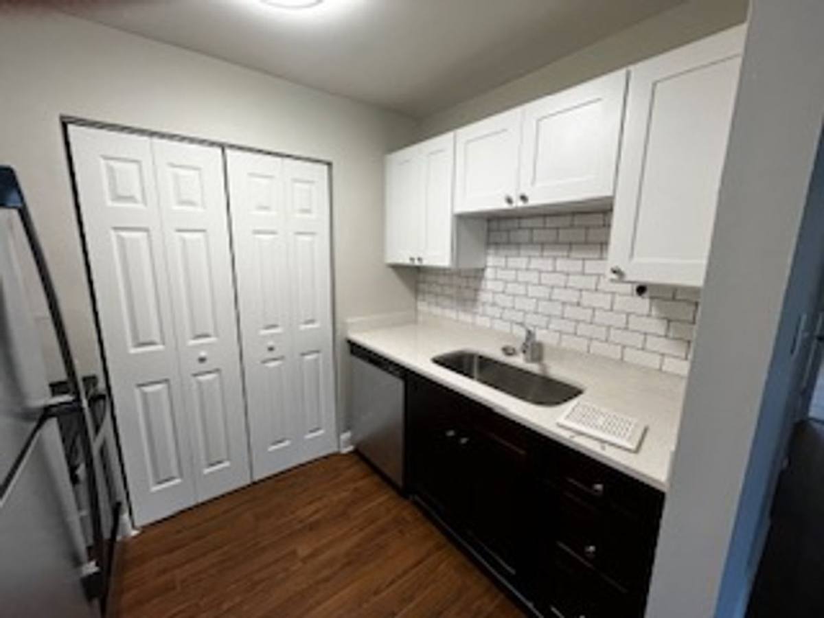 Apartment for rent at 500 W Main St, Jamestown, NC 27282