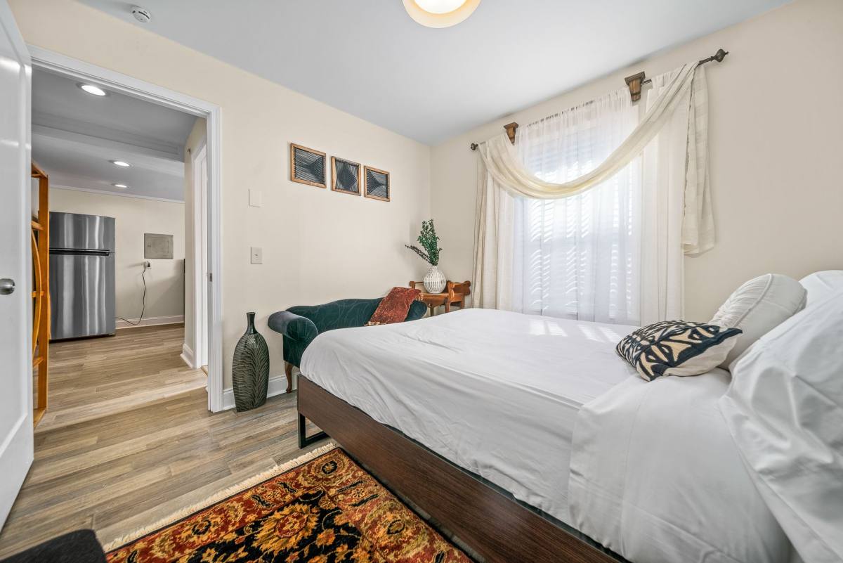 Apartment for rent at 2025 Jefferson St, Nashville, TN 37208