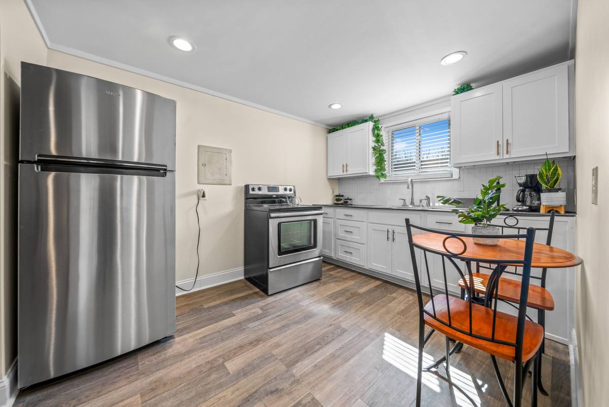 Apartment for rent at 2025 Jefferson St, Nashville, TN 37208