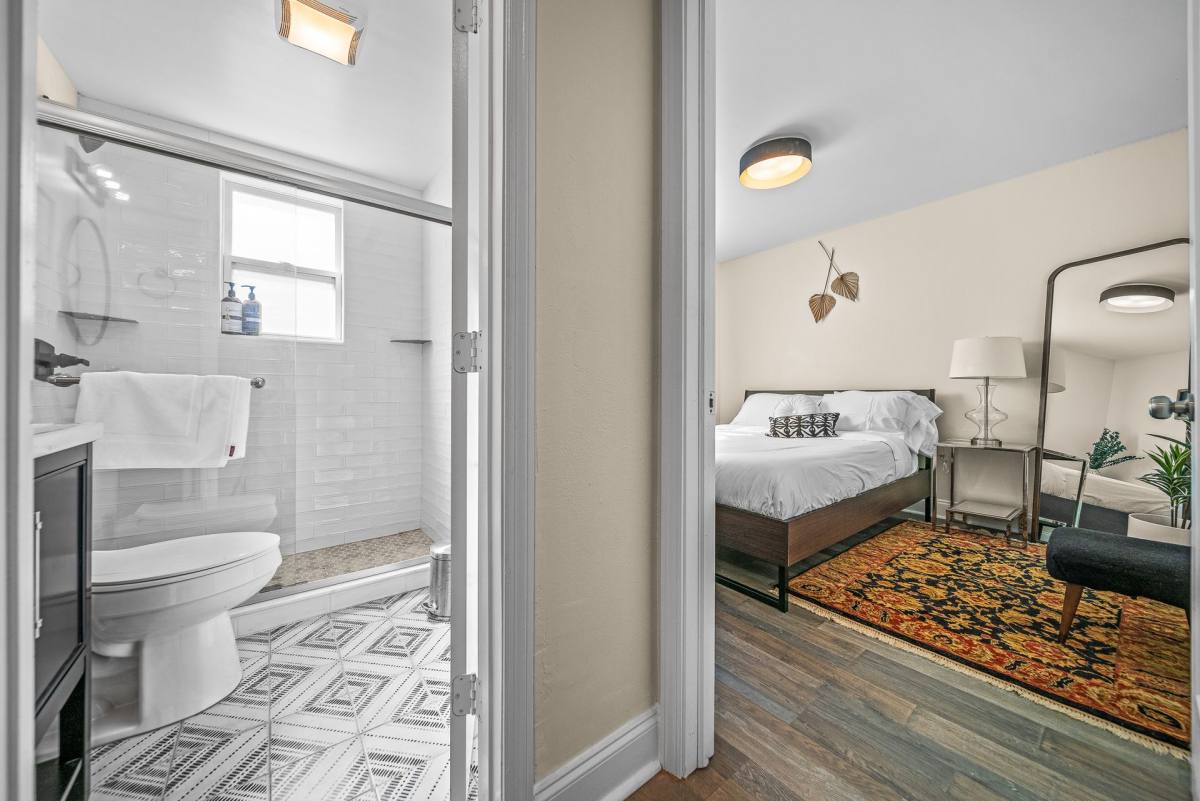 Apartment for rent at 2025 Jefferson St, Nashville, TN 37208