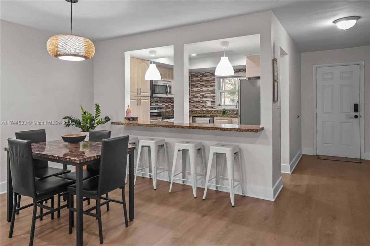 9015 SW 96th Ave, Miami, FL 33176 - Townhouse For Rent - Image 7