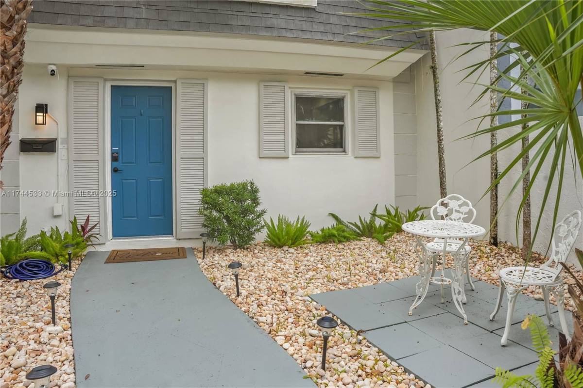 9015 SW 96th Ave, Miami, FL 33176 - Townhouse For Rent - Image 1