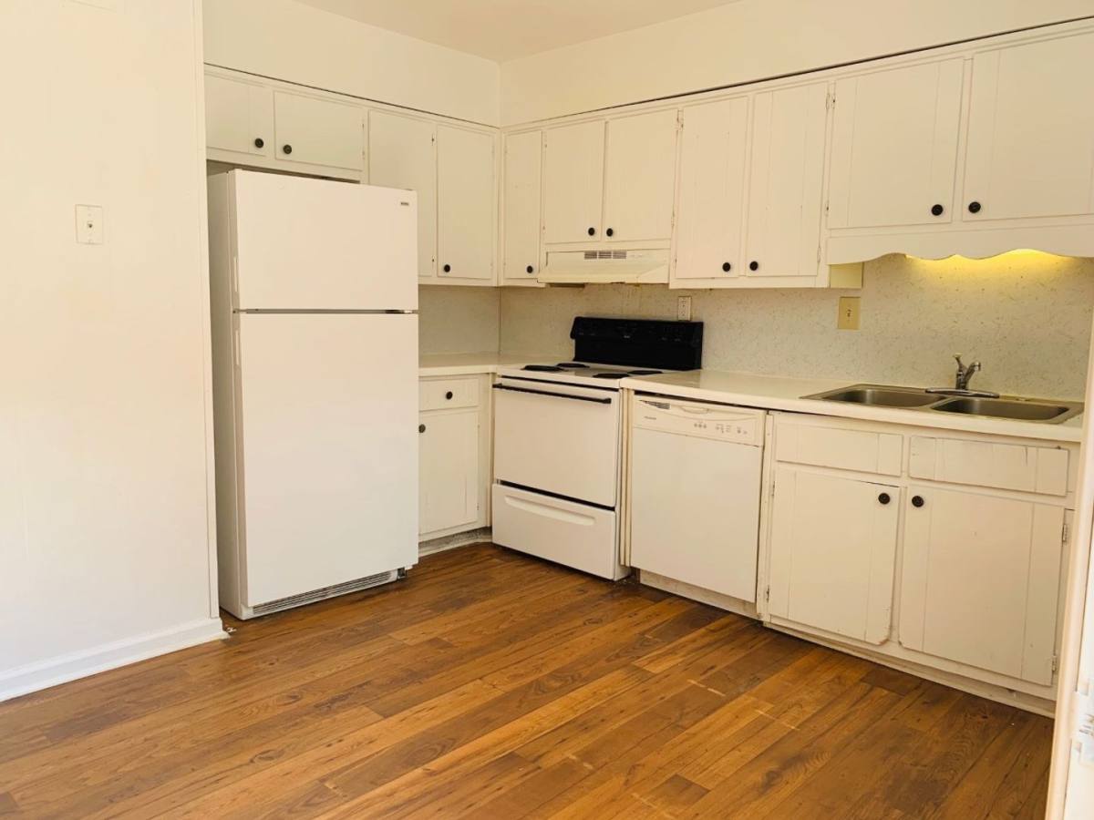 Townhouse for rent at 450 Lilburn School Rd NW, Lilburn, GA 30047