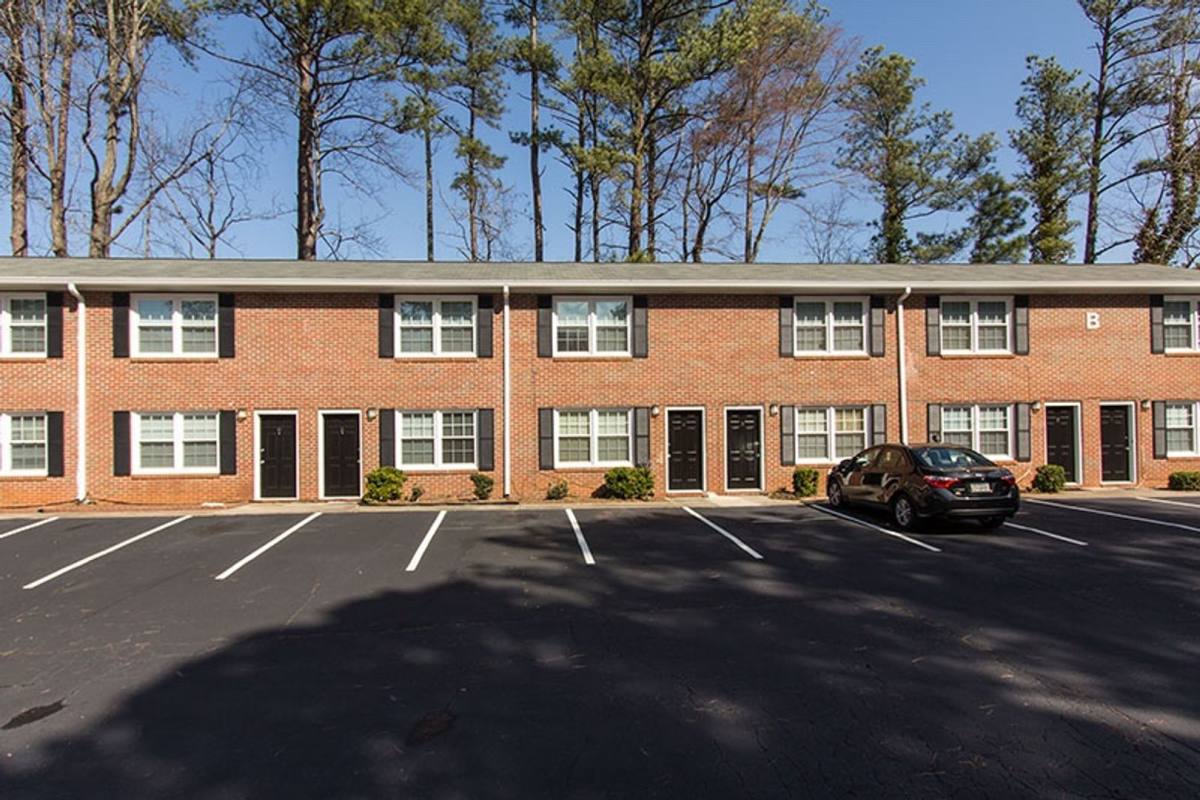 Townhouse for rent at 450 Lilburn School Rd NW, Lilburn, GA 30047