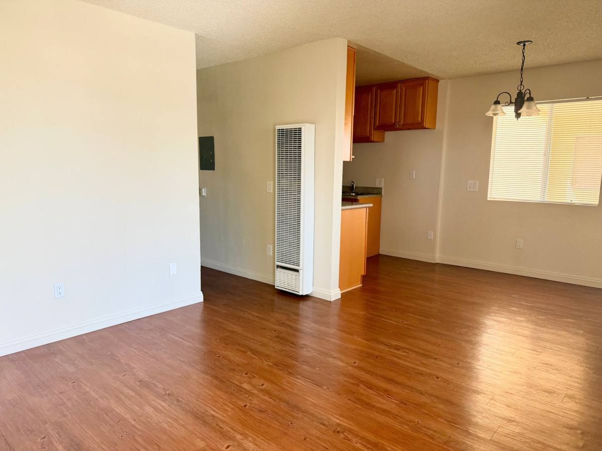 Apartment for rent at 16201 S Figuroa St, Gardena, CA 90248