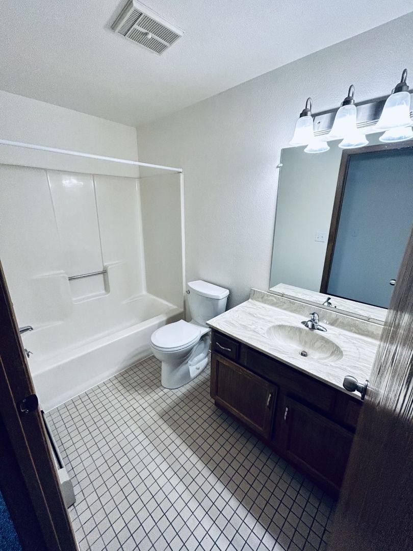 Apartment for rent at 988 - 1020 Willard Dr, Green Bay, WI 54304