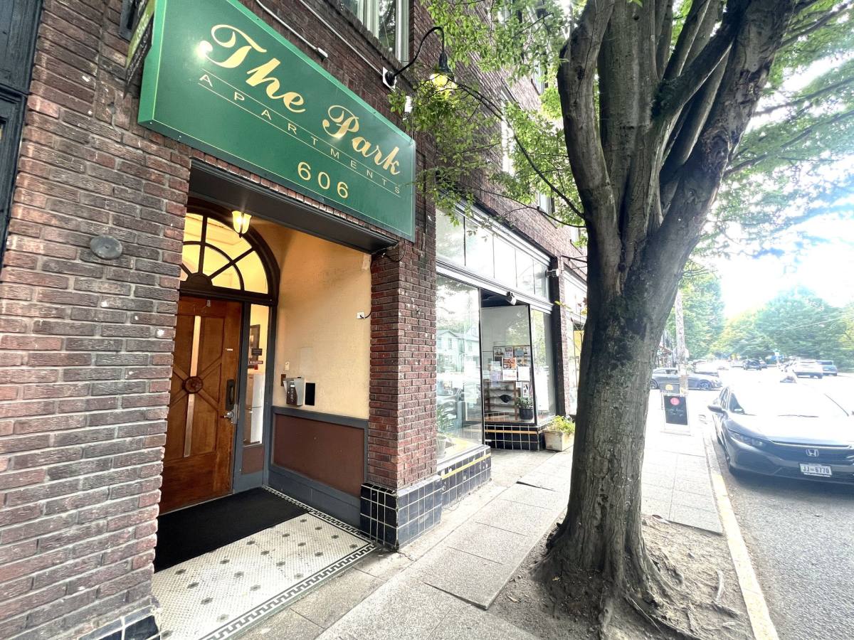 Apartment for rent at 606 19th Ave E, Seattle, WA 98122