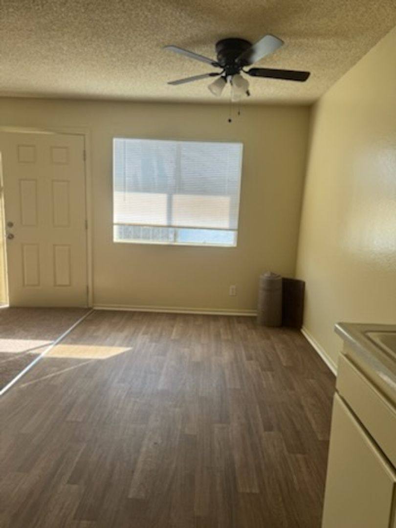 Apartment for rent at 14037 Yukon Ave, Hawthorne, CA 90250