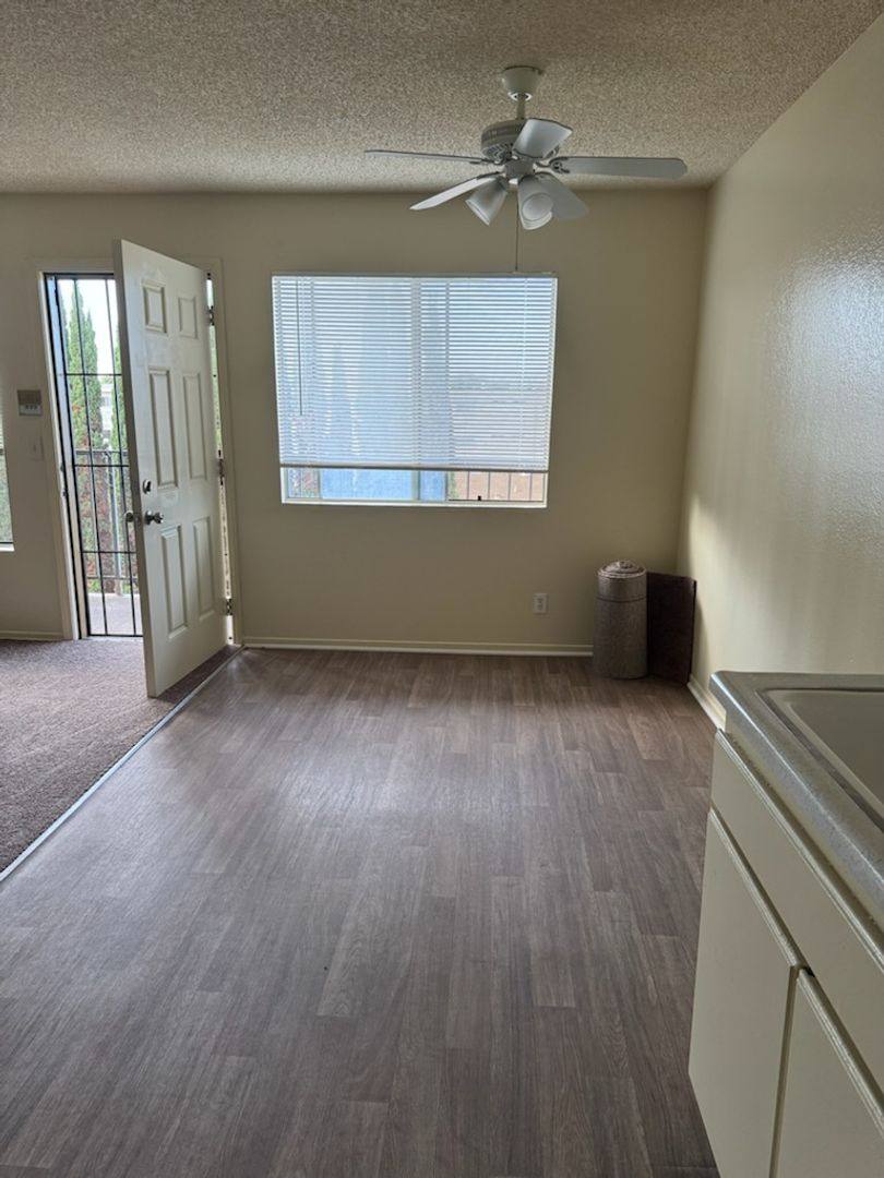 Apartment for rent at 14037 Yukon Ave, Hawthorne, CA 90250