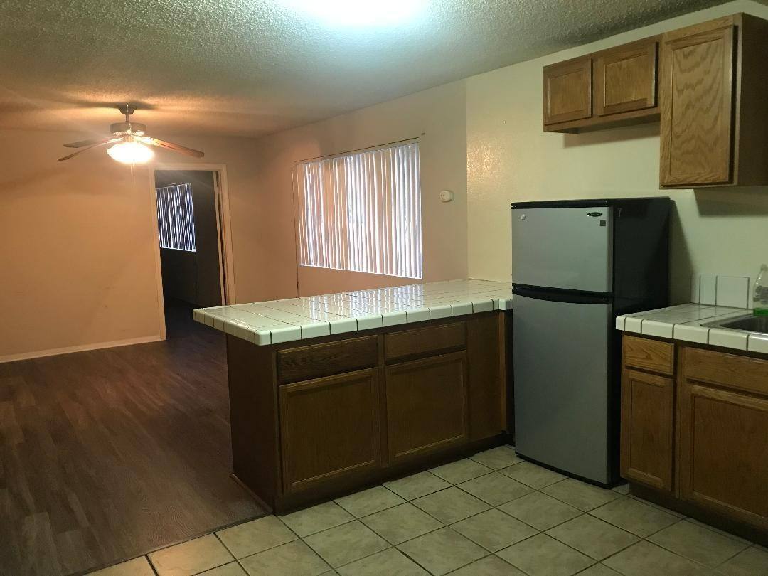 Apartment for rent at 14037 Yukon Ave, Hawthorne, CA 90250