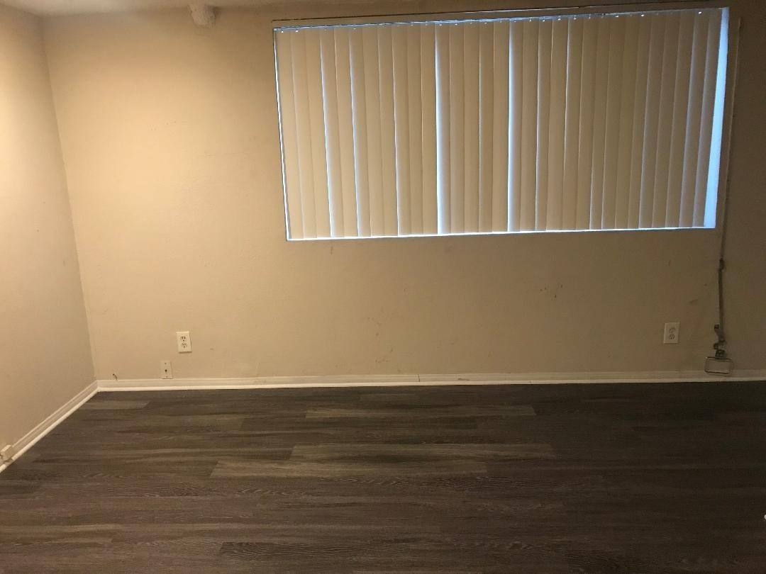 Apartment for rent at 14037 Yukon Ave, Hawthorne, CA 90250