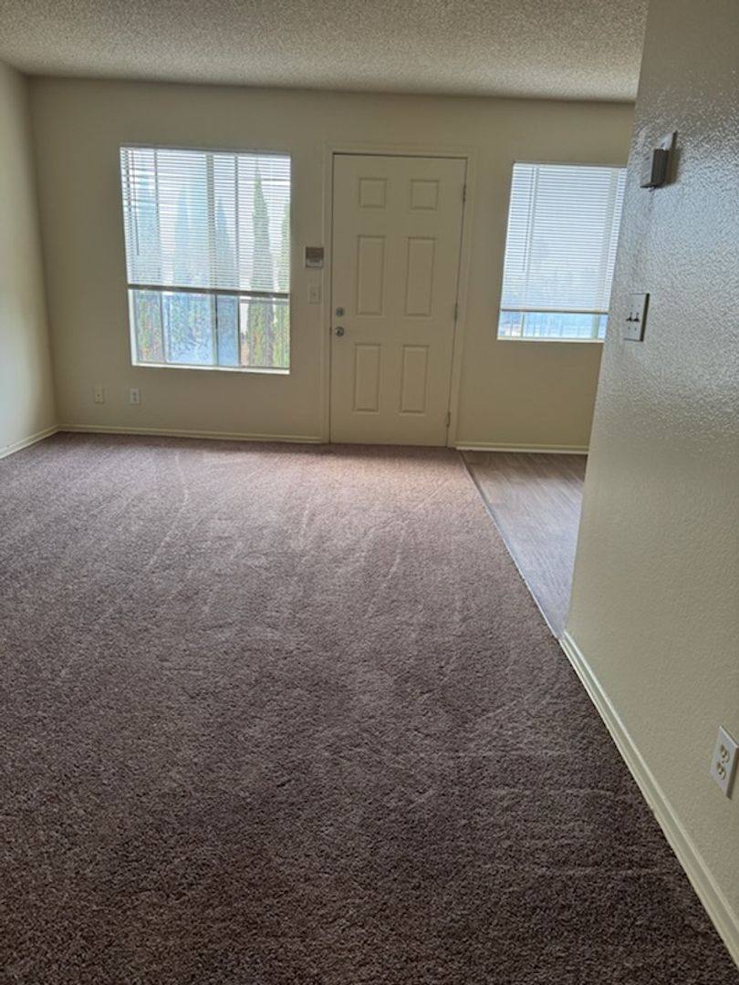 Apartment for rent at 14037 Yukon Ave, Hawthorne, CA 90250