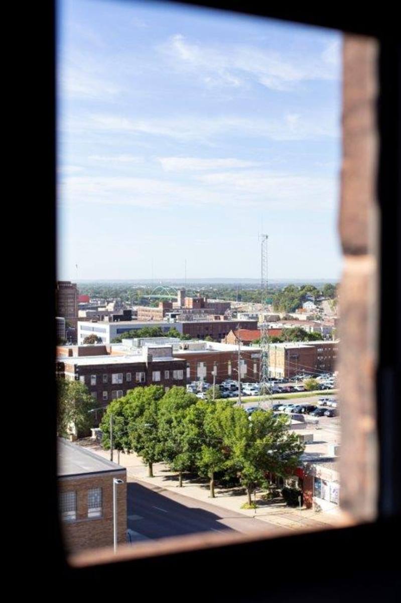 Apartment for rent at 610 13th St, Sioux City, IA 51105