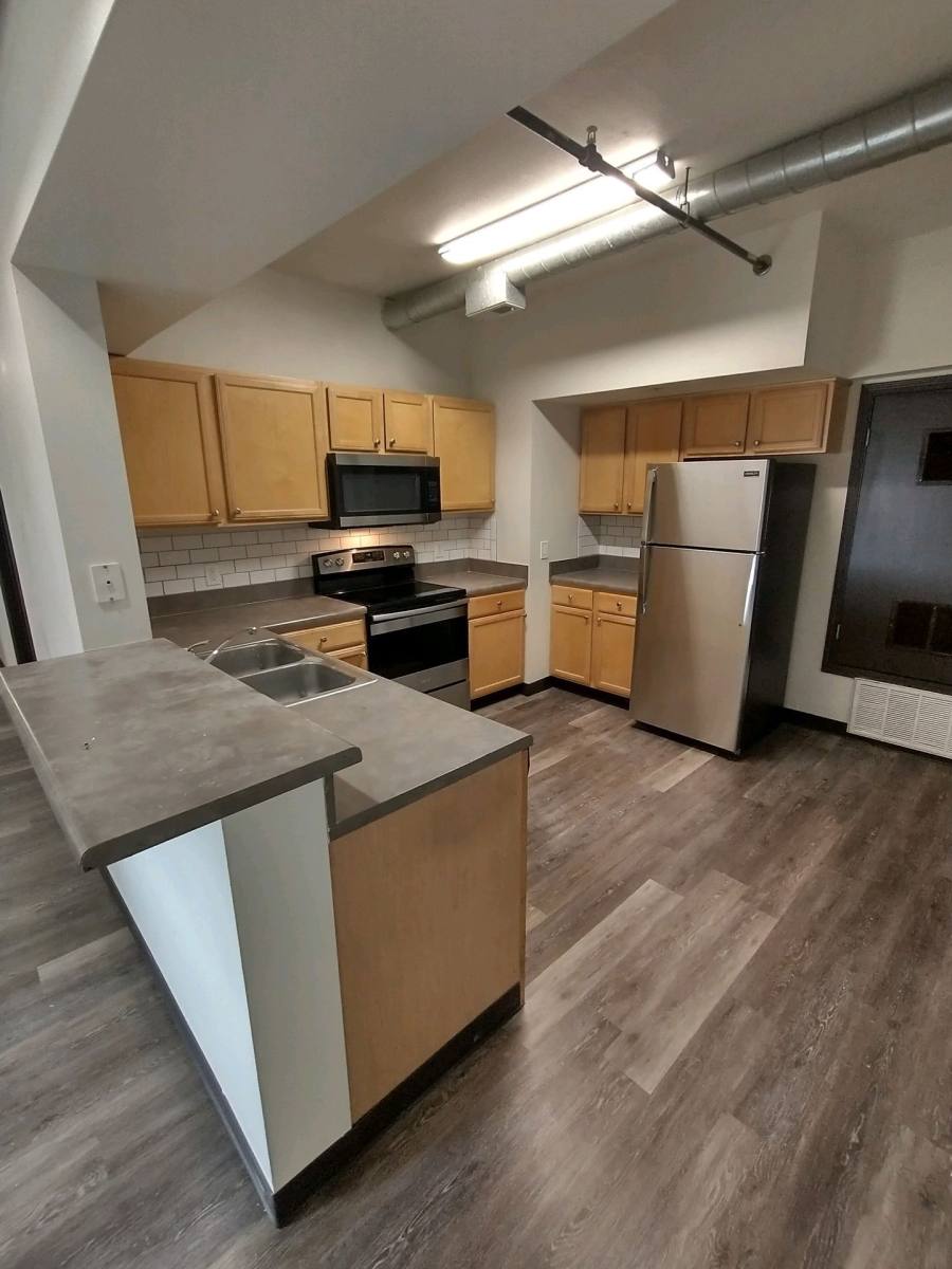 Apartment for rent at 610 13th St, Sioux City, IA 51105