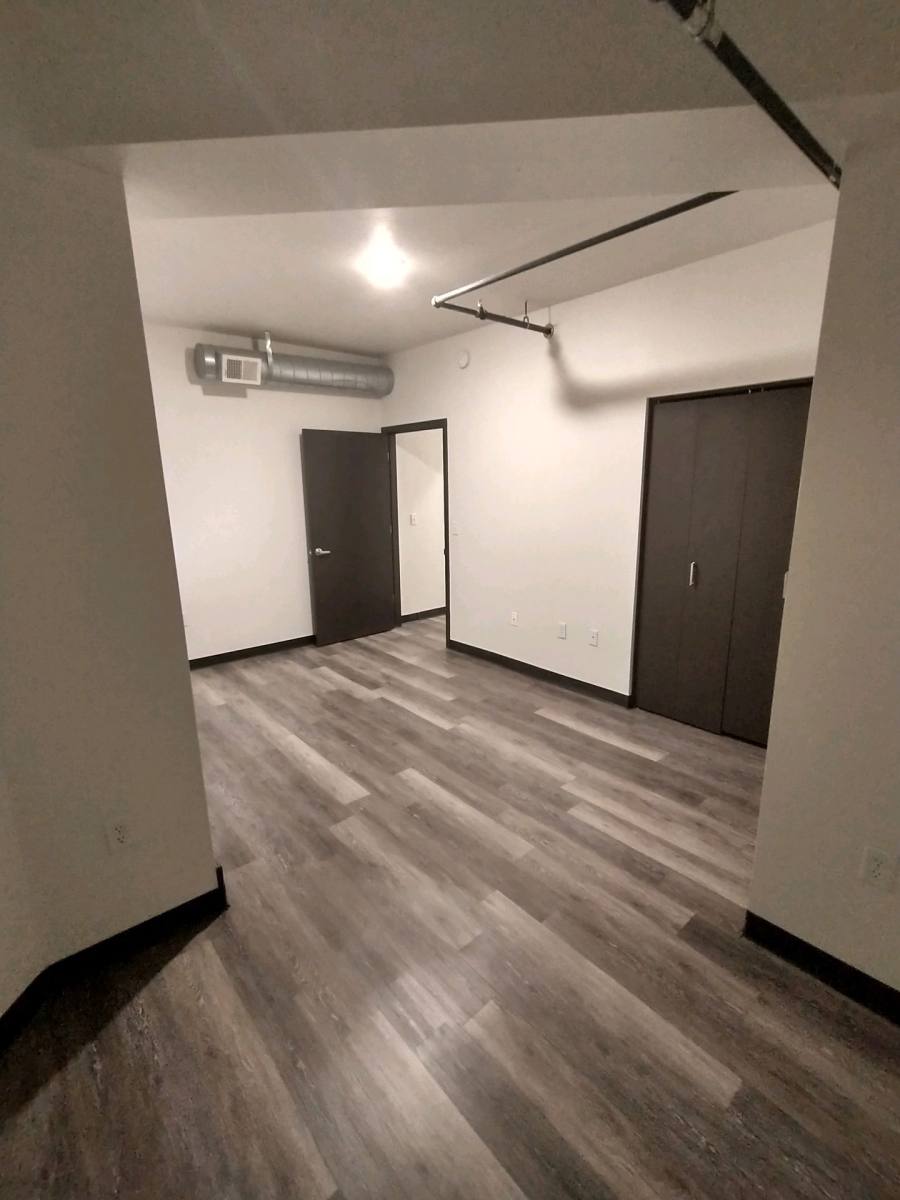 Apartment for rent at 610 13th St, Sioux City, IA 51105