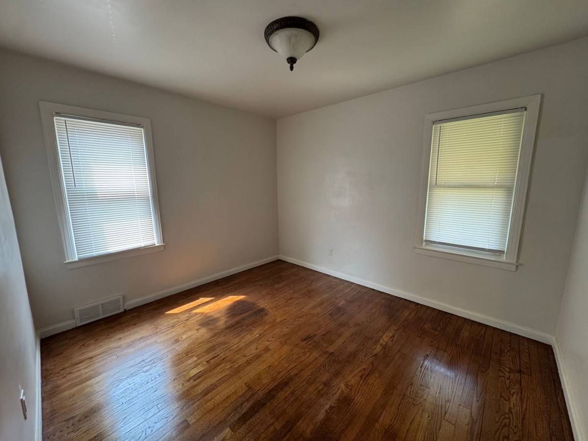 House for rent at 18667 Algonac St, Detroit, MI 48234