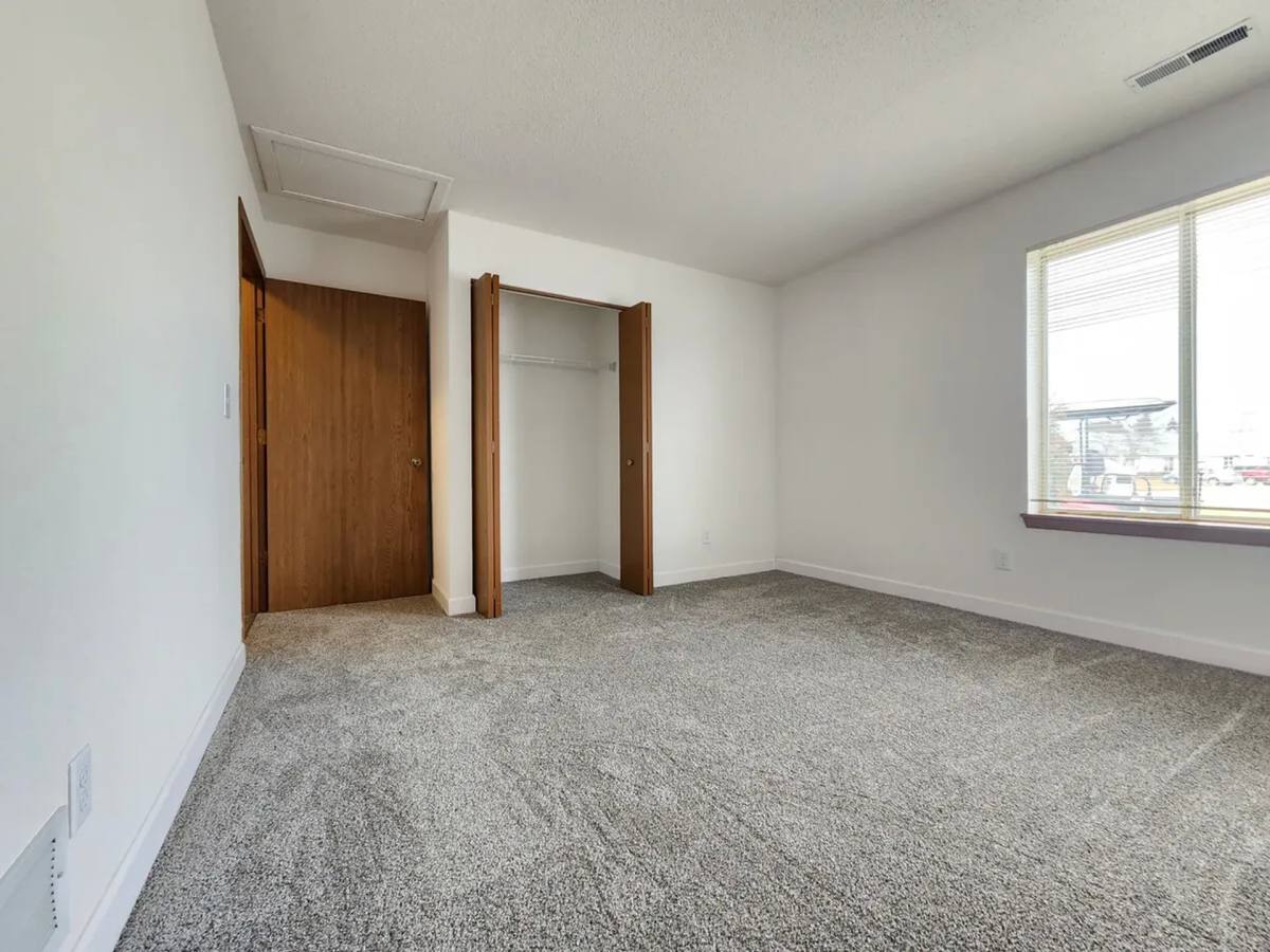 Apartment for rent at 8385 S Yorkshire Dr, Oak Creek, WI 53154