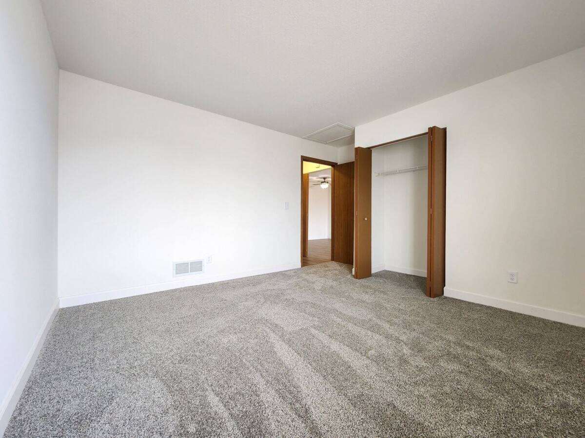 Apartment for rent at 8385 S Yorkshire Dr, Oak Creek, WI 53154