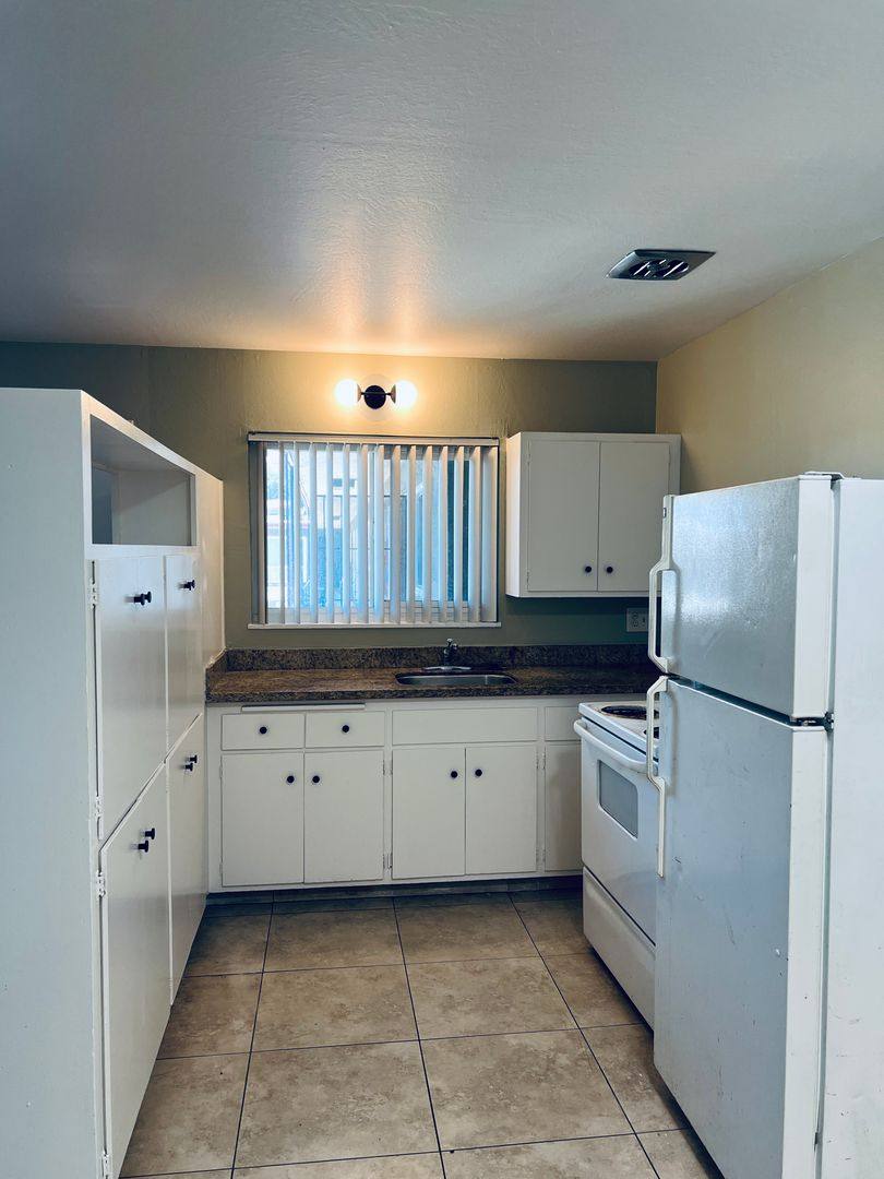 Apartment for rent at 6638-6646 Macarthur Blvd, Oakland, CA 94605