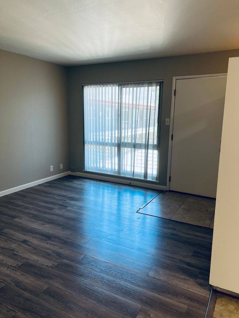 Apartment for rent at 6638-6646 Macarthur Blvd, Oakland, CA 94605