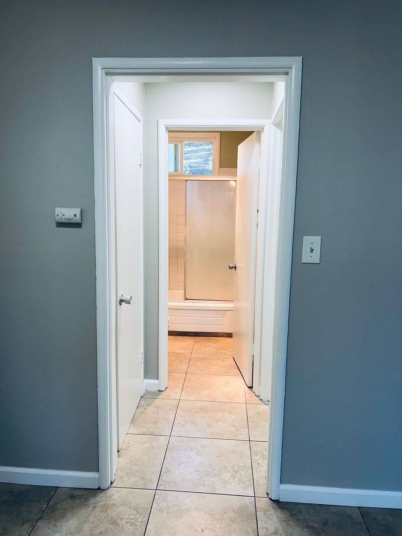 Apartment for rent at 6638-6646 Macarthur Blvd, Oakland, CA 94605