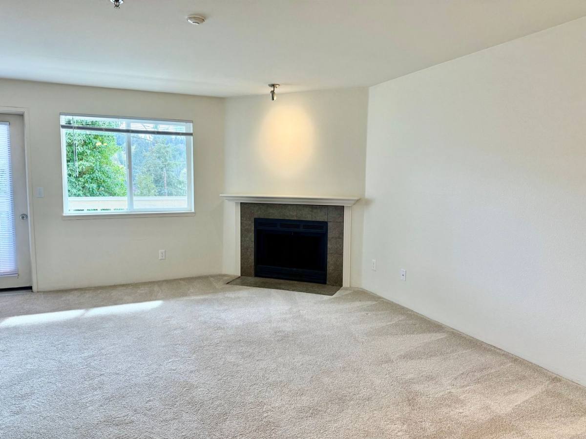 Apartment for rent at 17512 83rd Place NE, Kenmore, WA 98028