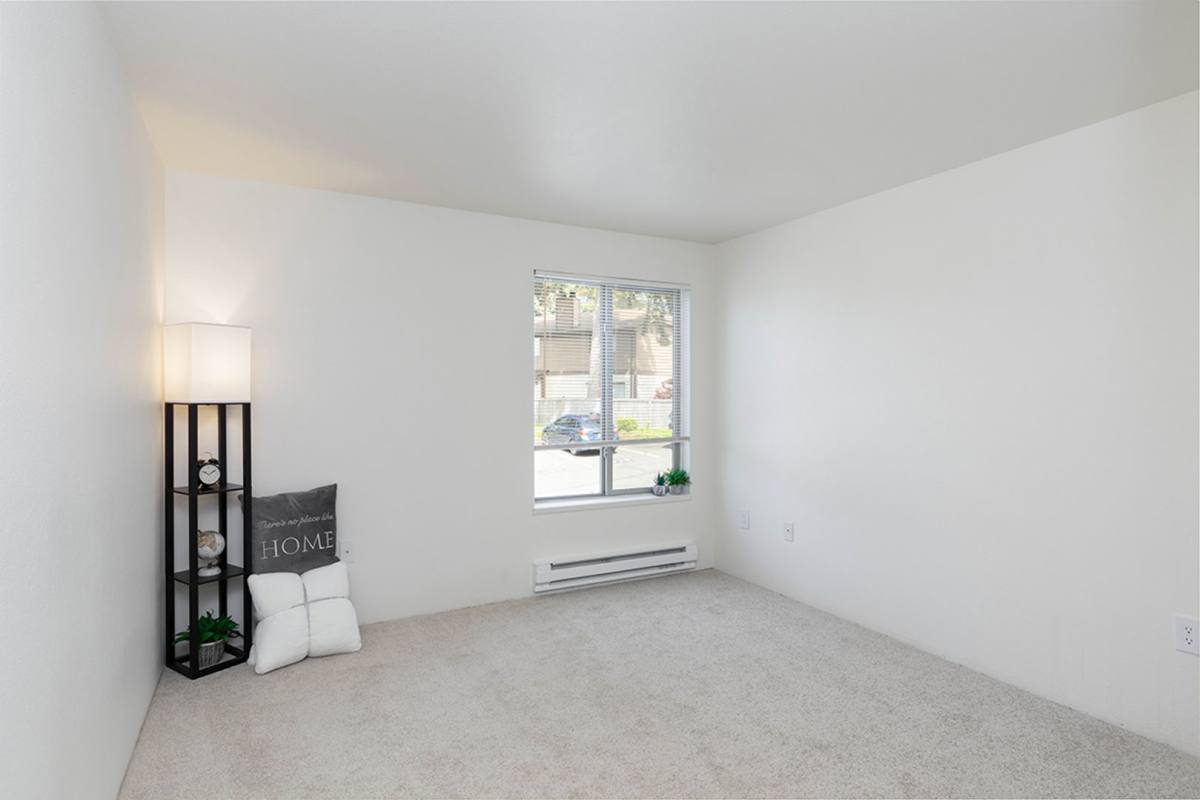 Apartment for rent at 17620 80th Ave NE, Kenmore, WA 98028