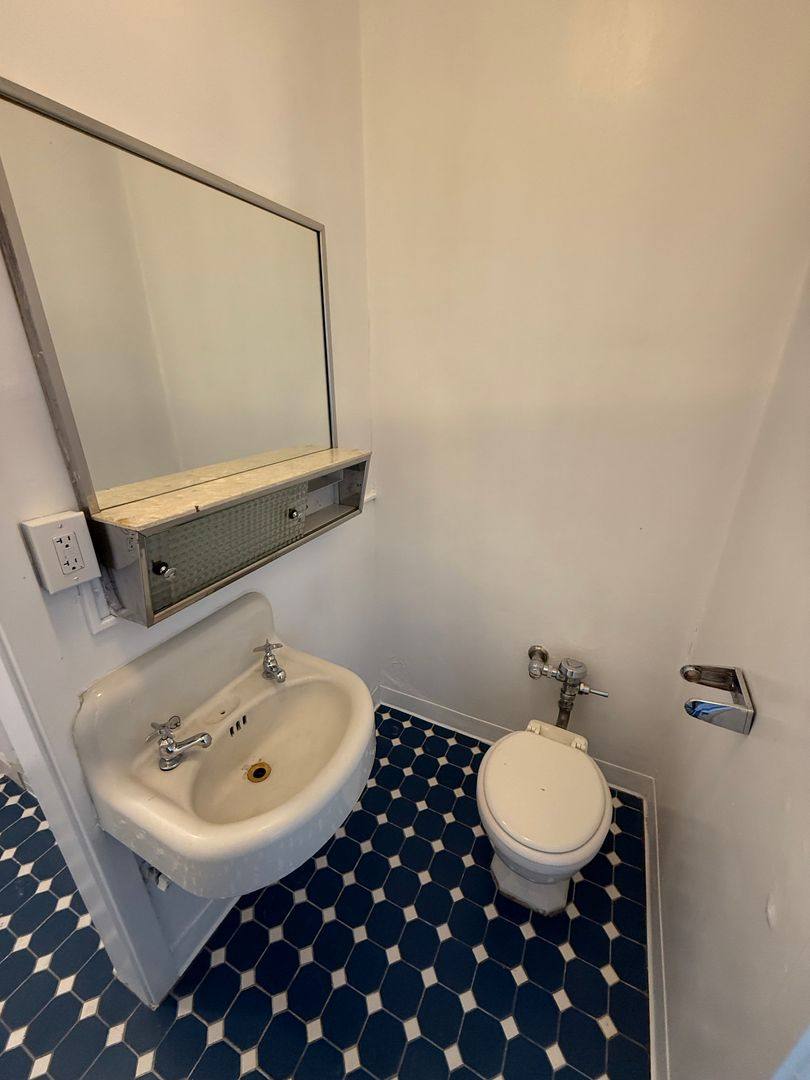 Apartment for rent at 1111 Main St, Klamath Falls, OR 97601