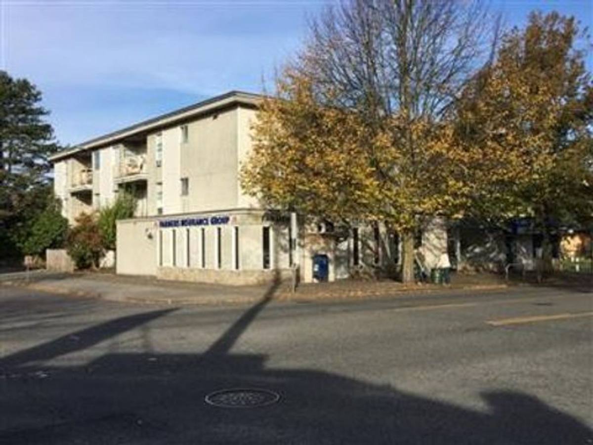 Apartment for rent at 2235 California Ave SW, Seattle, WA 98116