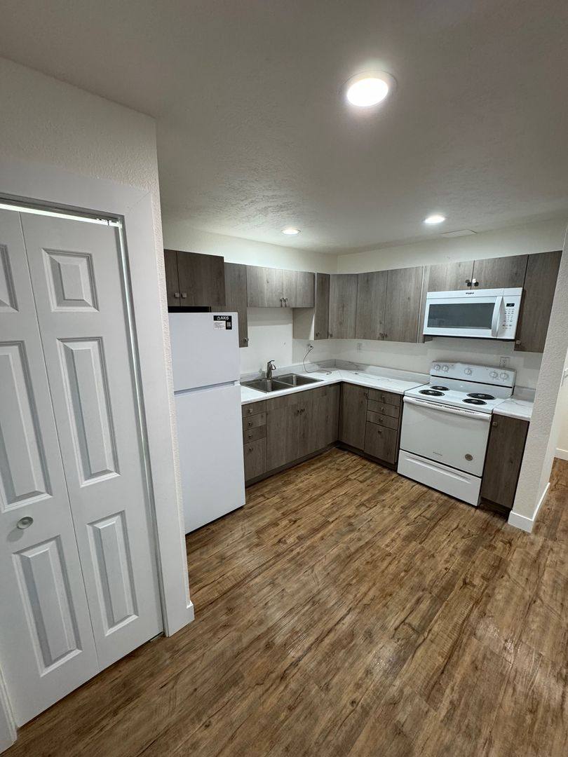 Apartment for rent at 805 807 809 11th Ave N, Humboldt, IA 50548