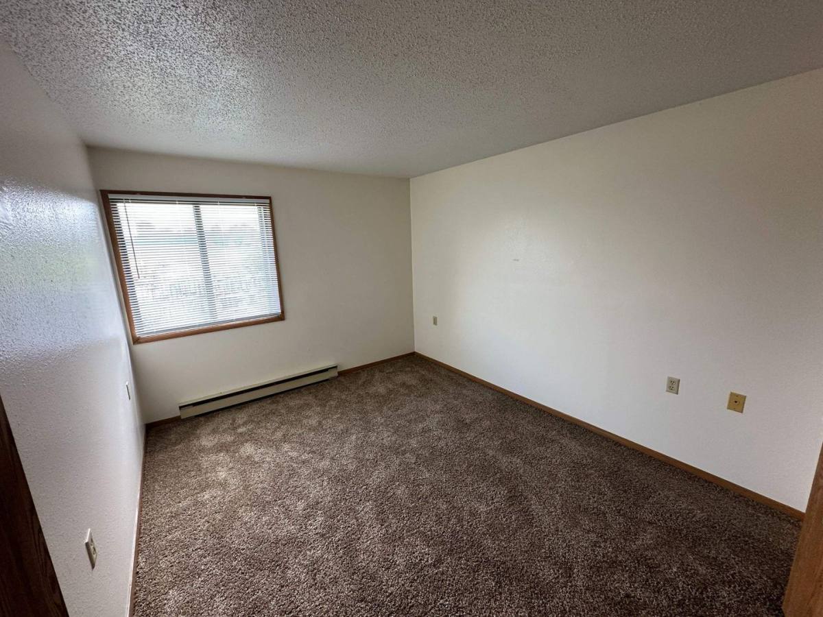 Apartment for rent at 805 807 809 11th Ave N, Humboldt, IA 50548