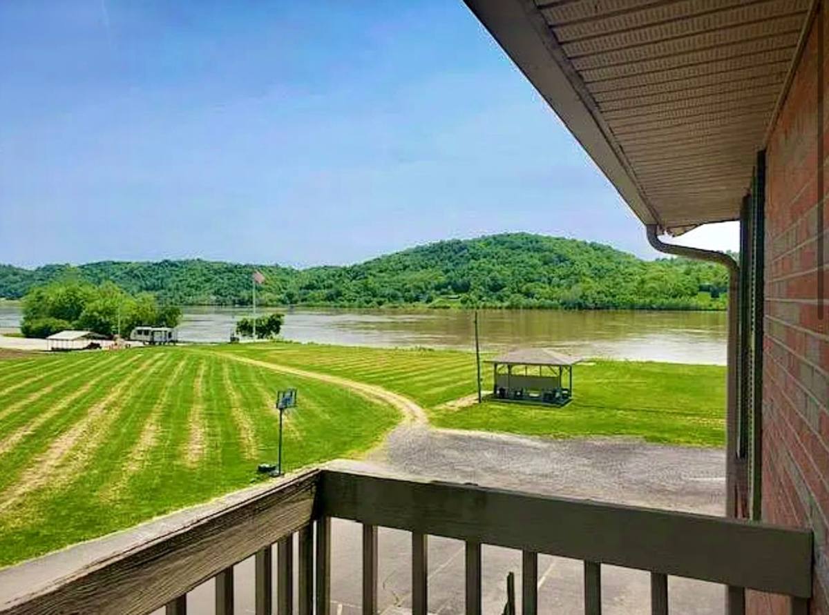Apartment for rent at 2182 Glen Meadows Dr, Rising Sun, IN 47040