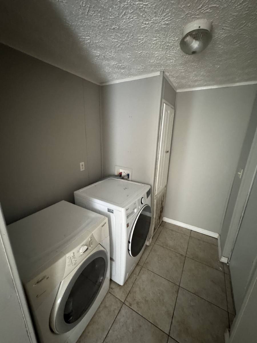House for rent at 10817 Cozarts Chalet Dr, Gibsonton, FL 33534