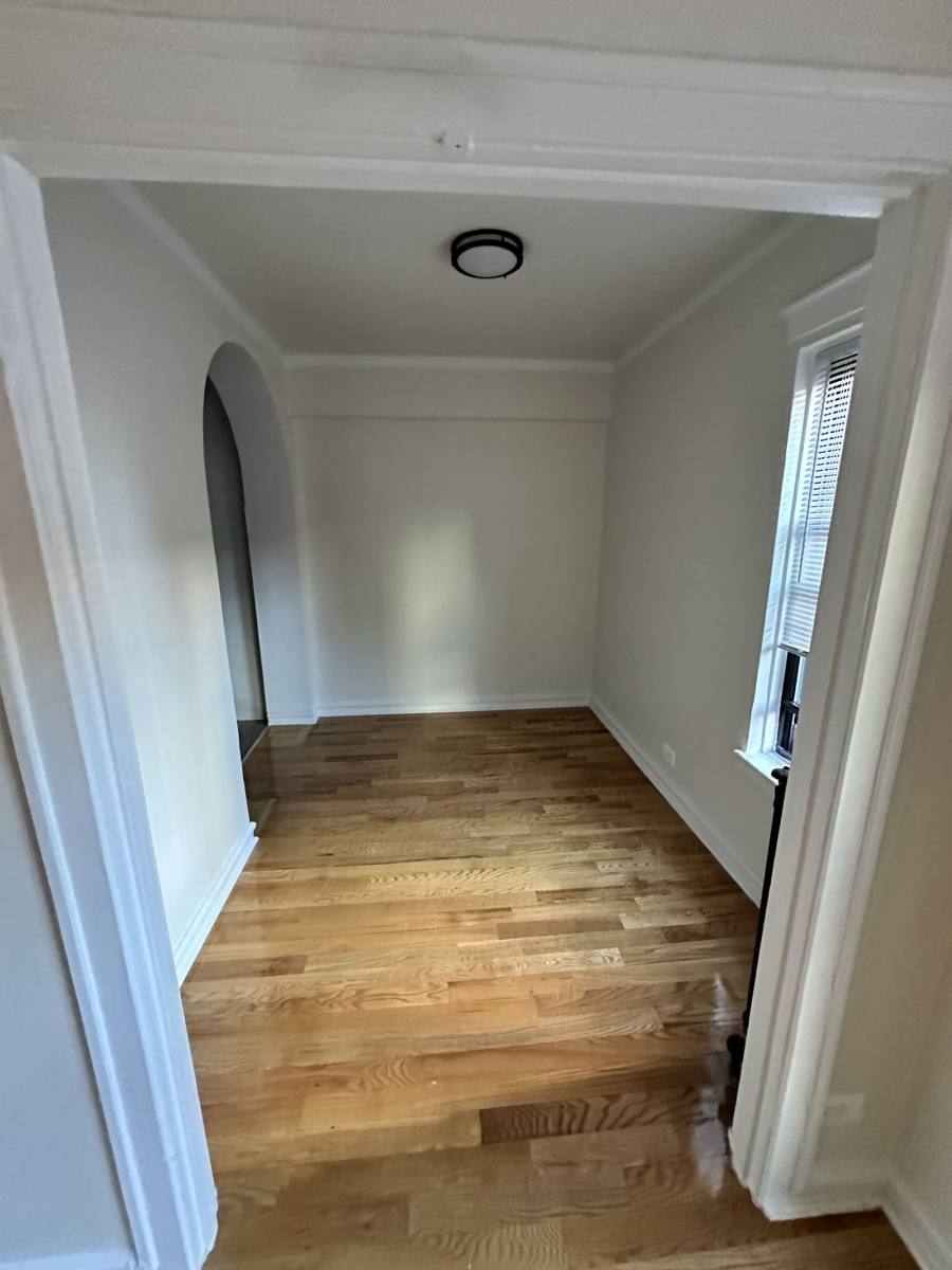 Apartment for rent at 426 W Briar Place, Chicago, IL 60657