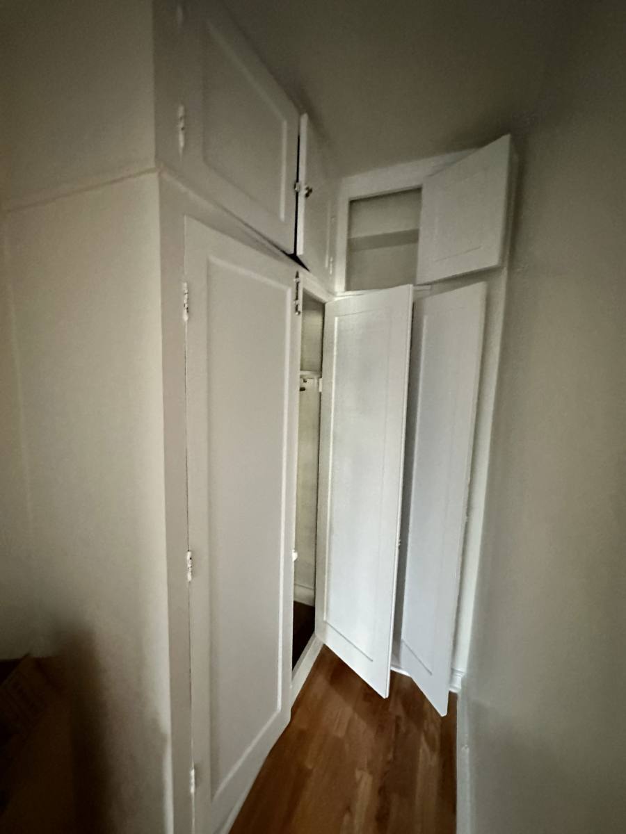 Apartment for rent at 426 W Briar Place, Chicago, IL 60657