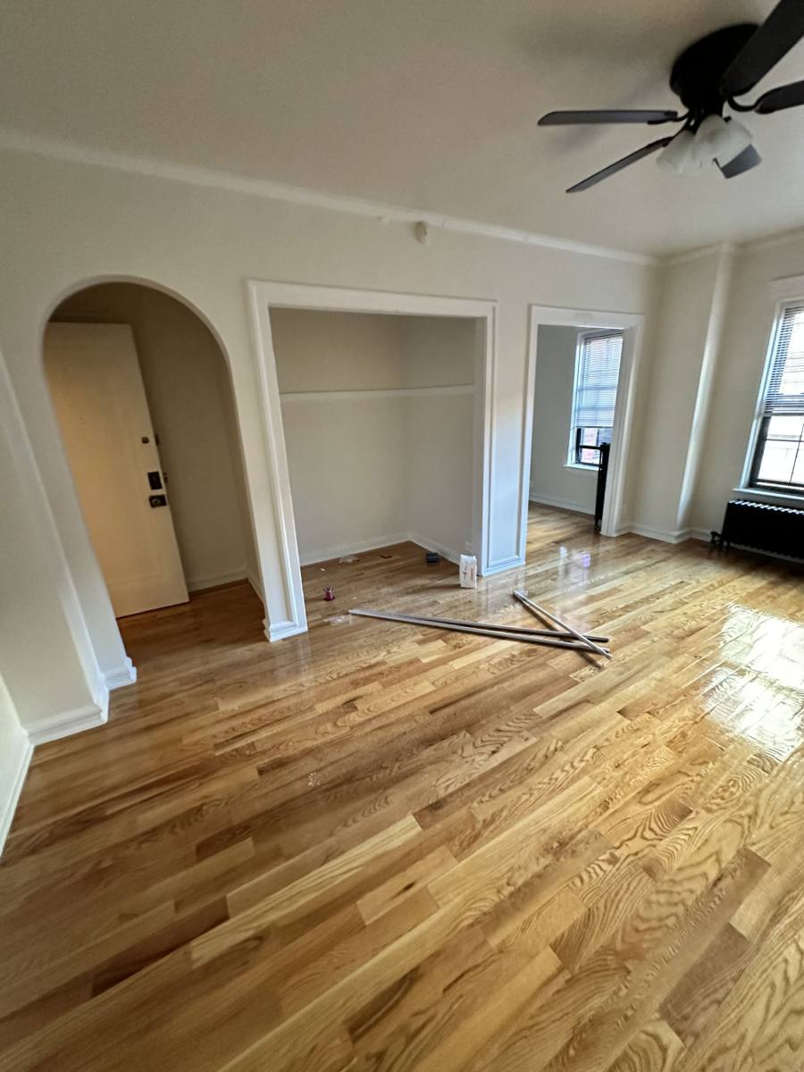Apartment for rent at 426 W Briar Place, Chicago, IL 60657