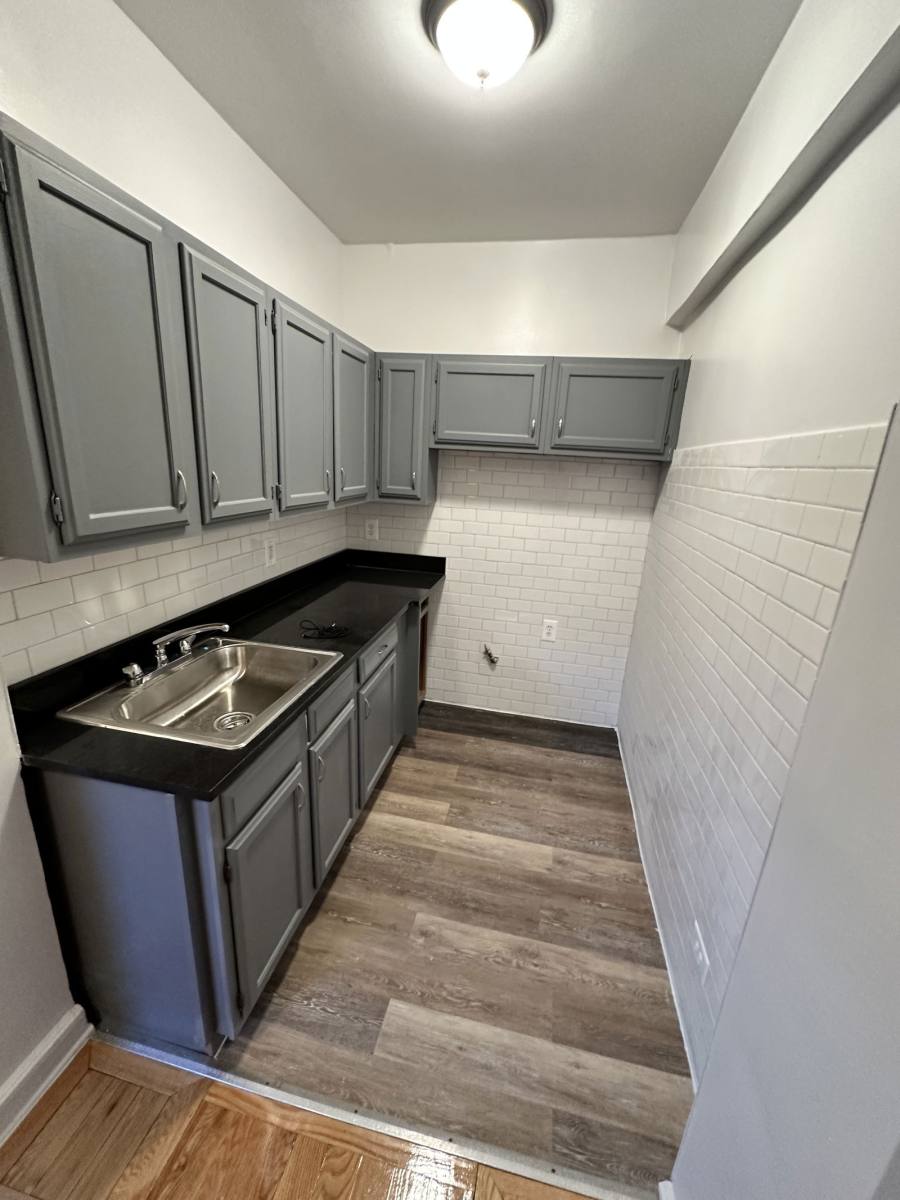 Apartment for rent at 426 W Briar Place, Chicago, IL 60657