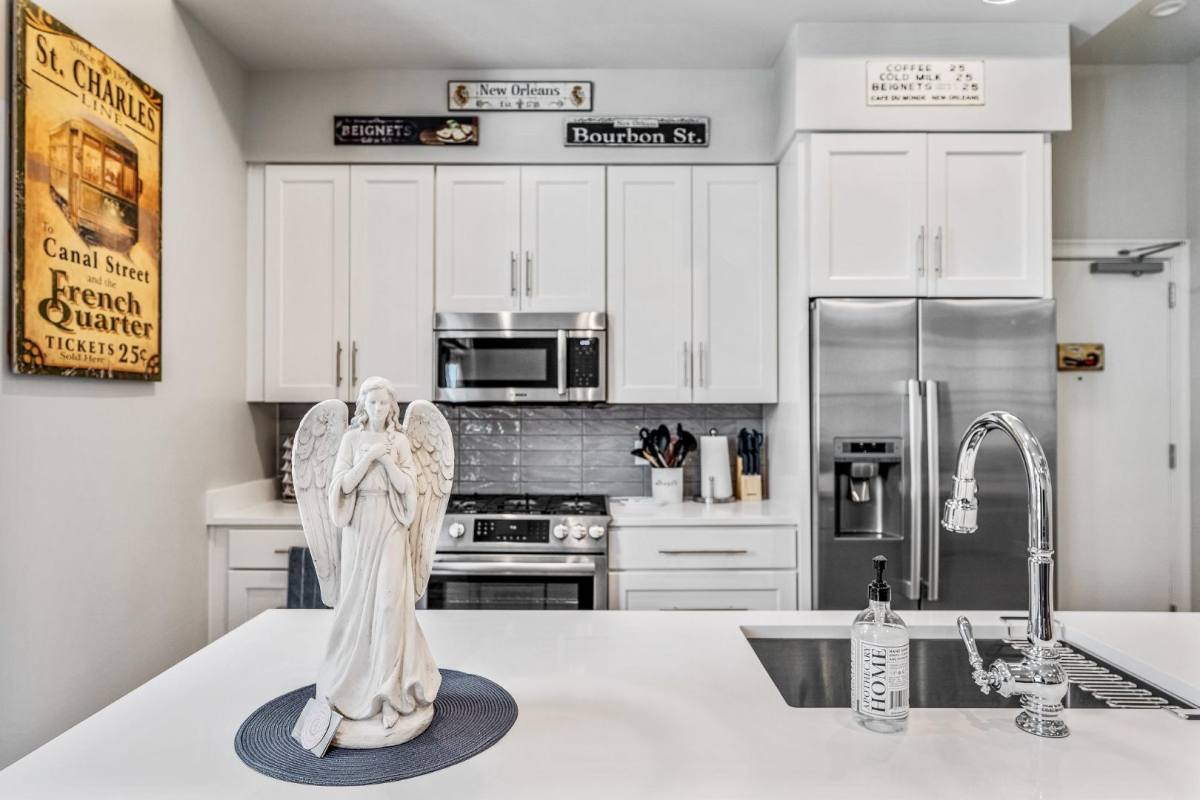 Condo for rent at 731 Saint Charles Ave St #406, New Orleans, LA 70130