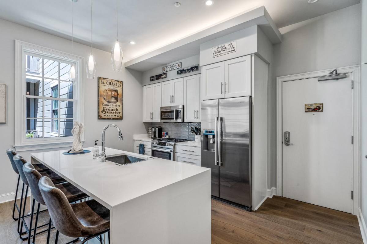 Condo for rent at 731 Saint Charles Ave St #406, New Orleans, LA 70130