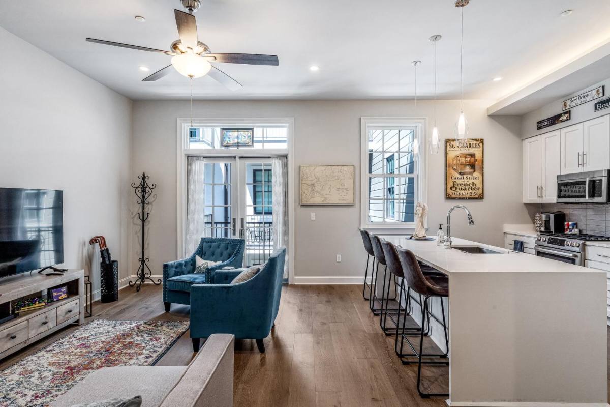 Condo for rent at 731 Saint Charles Ave St #406, New Orleans, LA 70130
