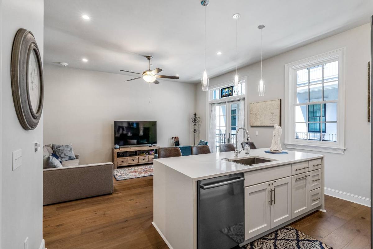 Condo for rent at 731 Saint Charles Ave St #406, New Orleans, LA 70130